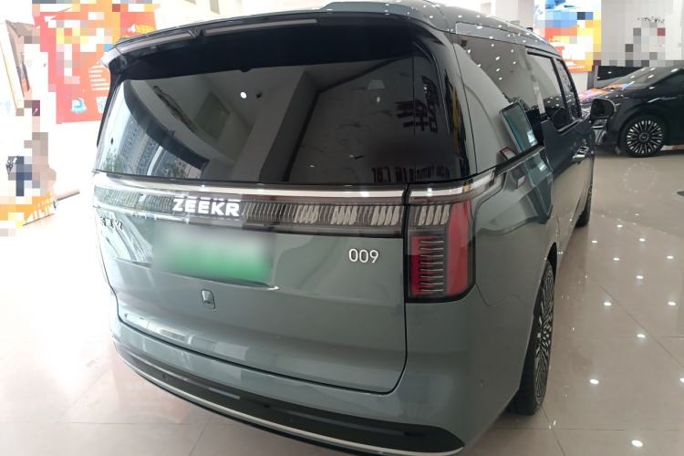 Used Zeekr 009 2024 7-Seater Aisle Version 108 kWh Rear Right 45 Deg