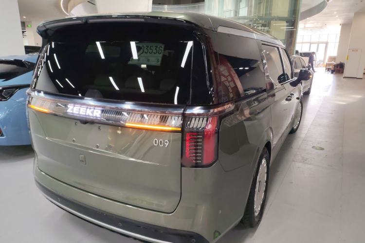 Used Zeekr 009 2024 7-Seater Walk-Through Version Four-Wheel Drive 108 kWh Rear Right 45 Deg