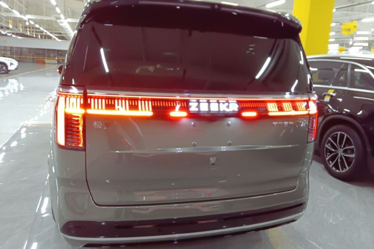 Used Zeekr 009 2024 Six-Seat Executive Version 4WD 140 kWh Rear