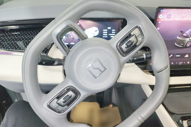 Used Zeekr 009 2024 7-Seater Walk-Through Version Four-Wheel Drive 108 kWh Steering Wheel