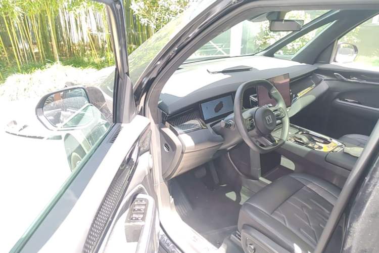 Used Zeekr 009 2024 Six-Seat Executive Version 4WD 108 kWh Driver Seat