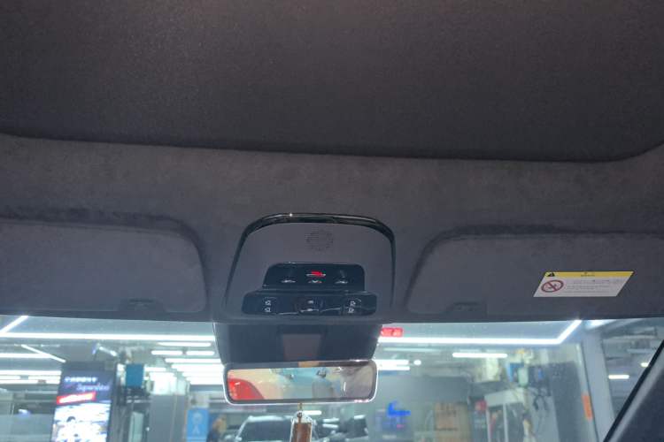 Used Zeekr 009 2024 7-Seater Walk-Through Version Four-Wheel Drive 108 kWh Headliner