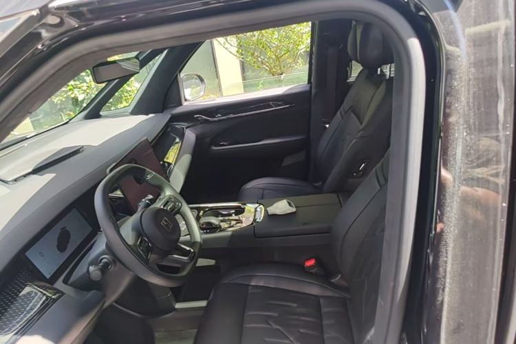 Used Zeekr 009 2024 Six-Seat Executive Version 4WD 108 kWh Left Front Seat