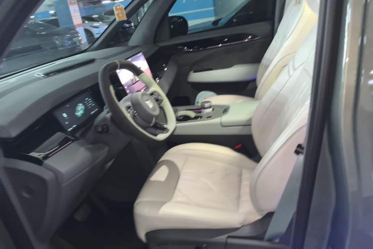Used Zeekr 009 2024 7-Seater Walk-Through Version Four-Wheel Drive 108 kWh Left Front Seat