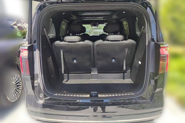 Used Zeekr 009 2024 Six-Seat Executive Version 4WD 108 kWh Trunk