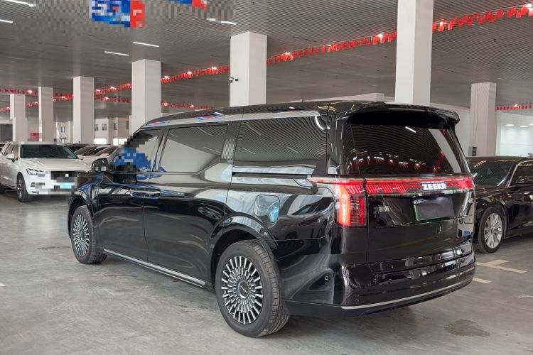 Used Zeekr 009 2024 7-Seater Walk-Through Version Four-Wheel Drive 108 kWh Exterior 2