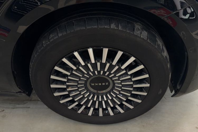 Used Zeekr 009 2024 7-Seater Walk-Through Version Four-Wheel Drive 108 kWh Exterior 5
