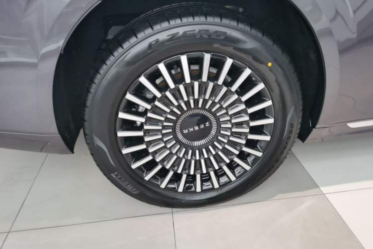 Used Zeekr 009 2024 7-Seater Walk-Through Version Four-Wheel Drive 108 kWh Exterior 5
