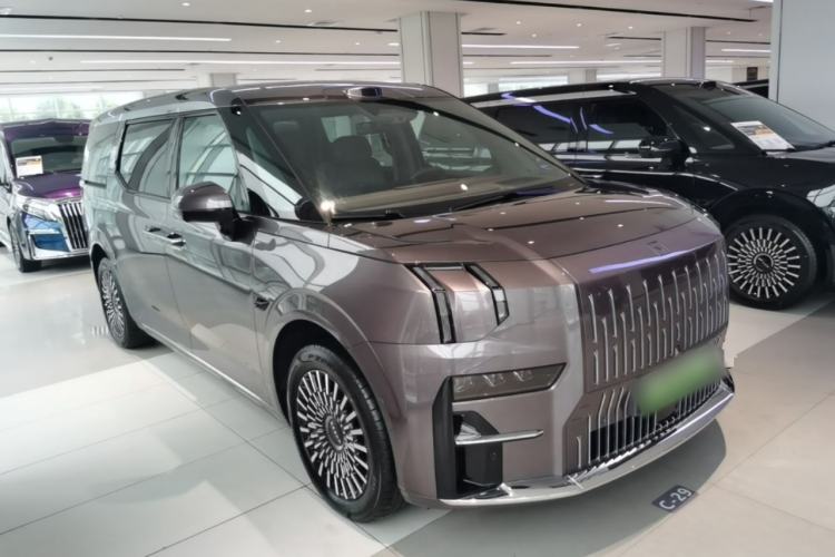 Used Zeekr 009 2024 7-Seater Walk-Through Version Four-Wheel Drive 108 kWh Front Right 45 Deg