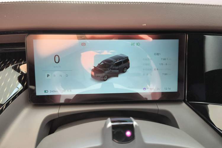 Used Zeekr 009 2024 Six-Seat Executive Version 4WD 108 kWh Instrument Cluster