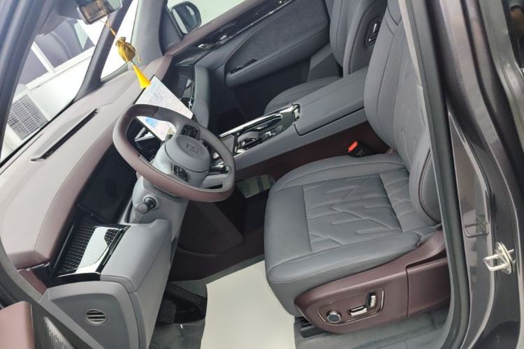Used Zeekr 009 2024 7-Seater Aisle Version 108 kWh Left Front Seat