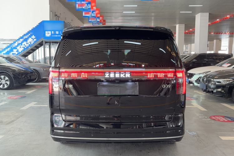 Used Zeekr 009 2024 7-Seater Walk-Through Version Four-Wheel Drive 108 kWh Rear