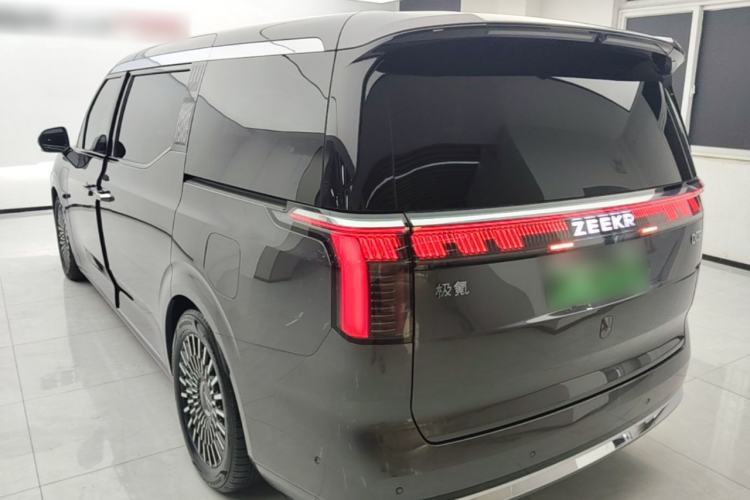 Used Zeekr 009 2024 7-Seater Aisle Version 108 kWh Rear Left 45 Deg