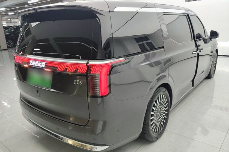 Used Zeekr 009 2024 7-Seater Aisle Version 108 kWh Rear Right 45 Deg