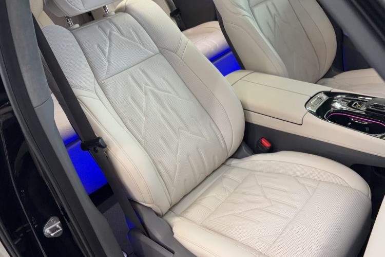 Used Zeekr 009 2024 7-Seater Walk-Through Version Four-Wheel Drive 108 kWh Right Front Seat
