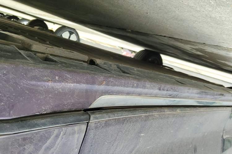 Used Zeekr 009 2024 7-Seater Walk-Through Version Four-Wheel Drive 108 kWh Right Side Sill