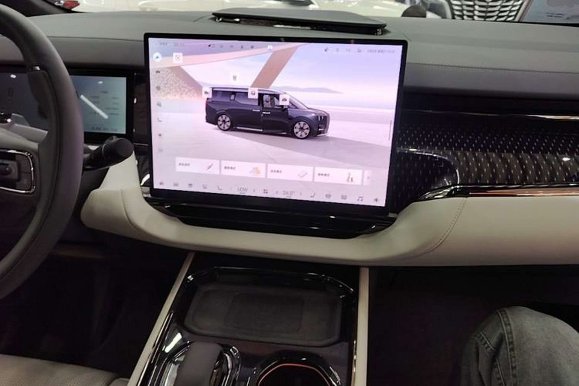 Used Zeekr 009 2024 7-Seater Walk-Through Version Four-Wheel Drive 108 kWh Center Console