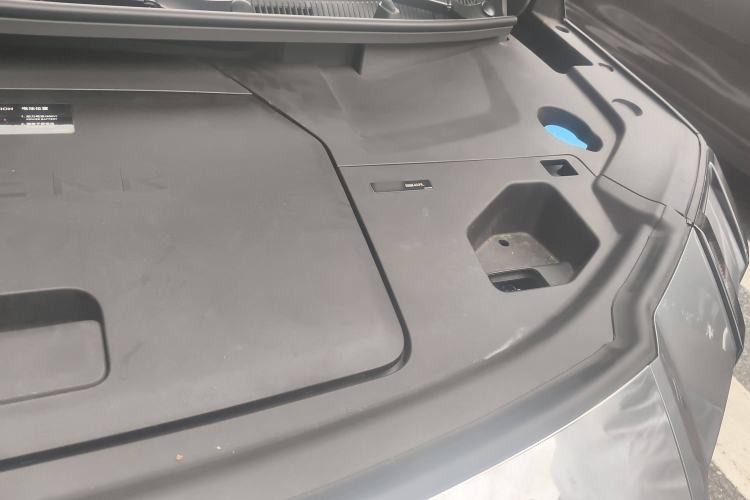 Used Zeekr 009 2024 7-Seater Aisle Version 108 kWh Engine Bay Left