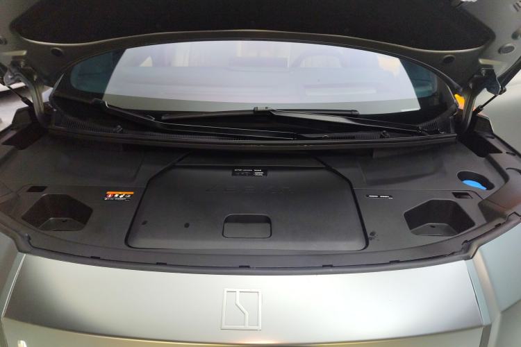 Used Zeekr 009 2024 Six-Seat Executive Version 4WD 108 kWh Engine Bay