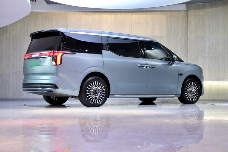Used Zeekr 009 2024 Six-Seat Executive Version 4WD 108 kWh Exterior 10