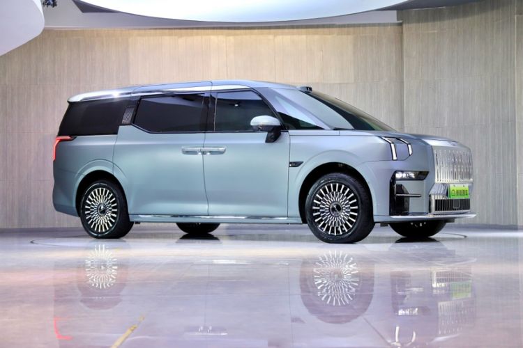 Used Zeekr 009 2024 Six-Seat Executive Version 4WD 108 kWh Exterior 4