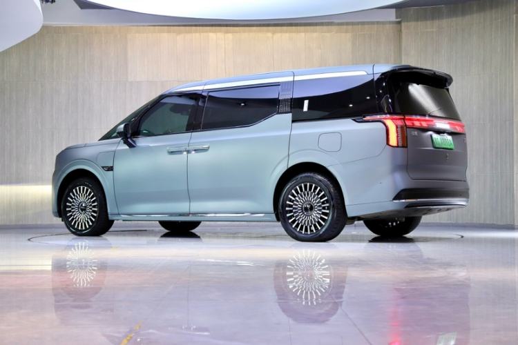 Used Zeekr 009 2024 Six-Seat Executive Version 4WD 108 kWh Exterior 5