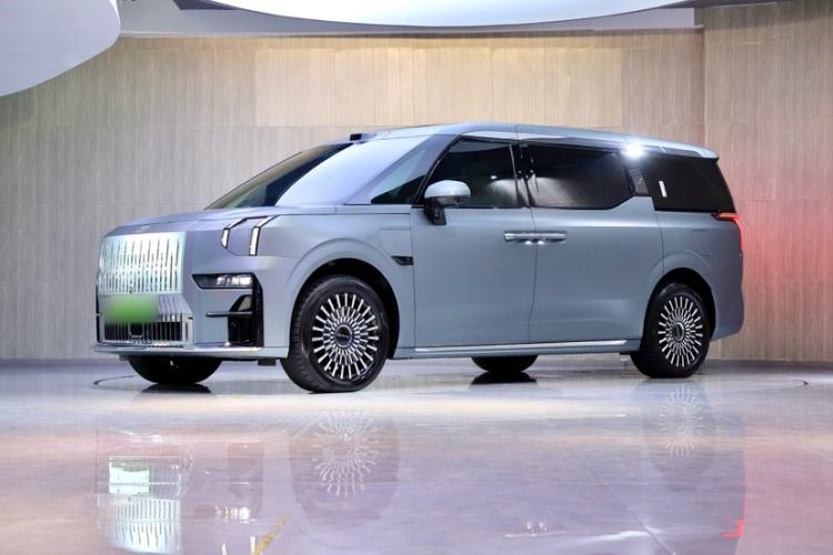 Used Zeekr 009 2024 Six-Seat Executive Version 4WD 108 kWh Exterior 6