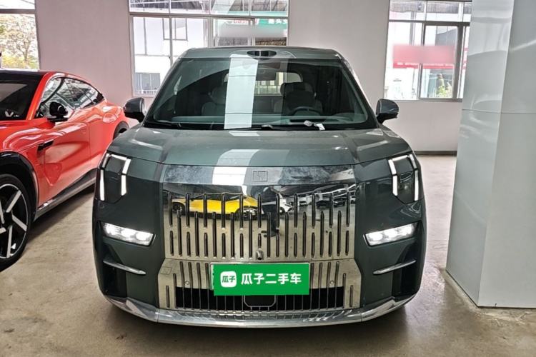 Used Zeekr 009 2024 7-Seater Aisle Version 108 kWh Front