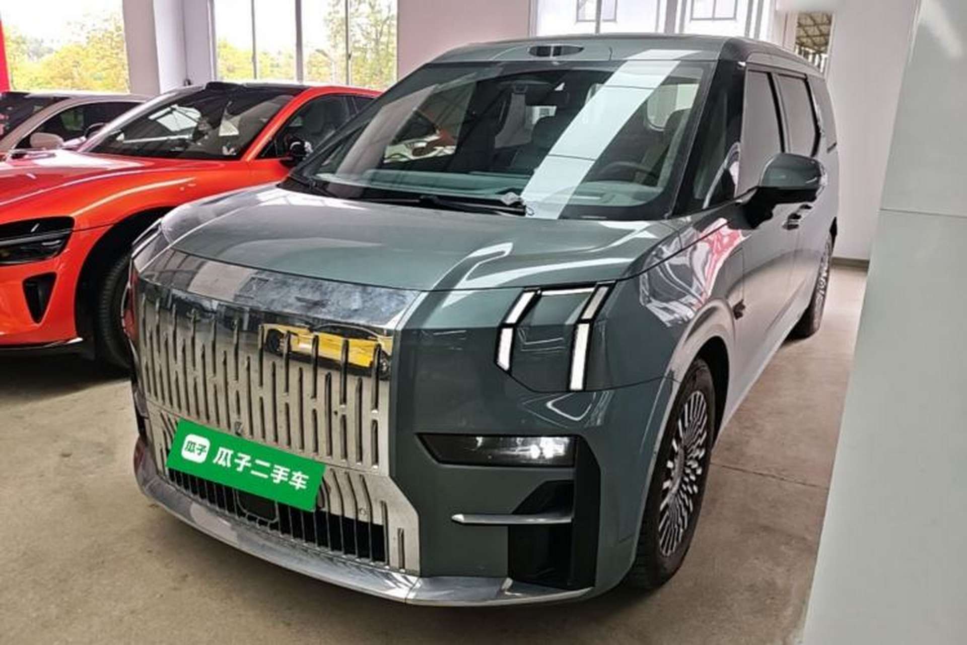Used Zeekr 009 2024 7-Seater Aisle Version 108 kWh Front Left 45 Deg