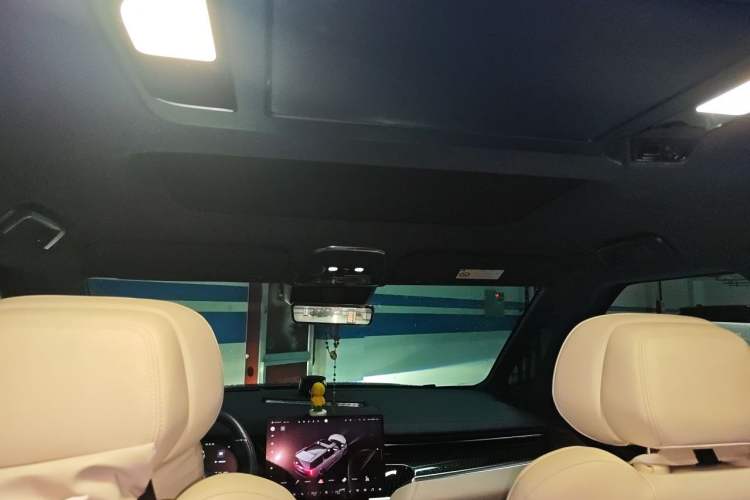 Used Zeekr 009 2024 7-Seater Walk-Through Version Four-Wheel Drive 108 kWh Headliner