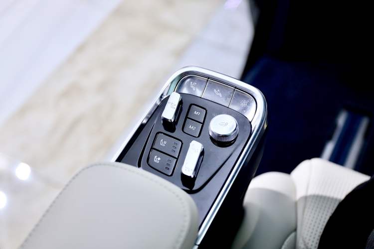 Used Zeekr 009 2024 Six-Seat Executive Version 4WD 140 kWh Interior 4