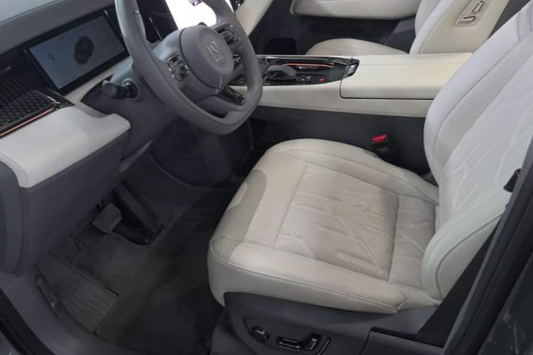 Used Zeekr 009 2024 Six-Seat Executive Version 4WD 108 kWh Left Front Seat