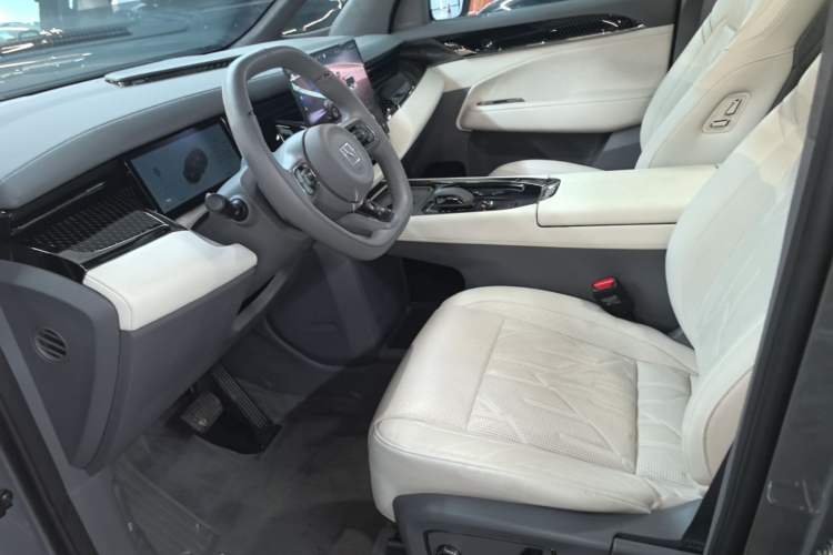 Used Zeekr 009 2024 Six-Seat Executive Version 4WD 108 kWh Left Front Seat