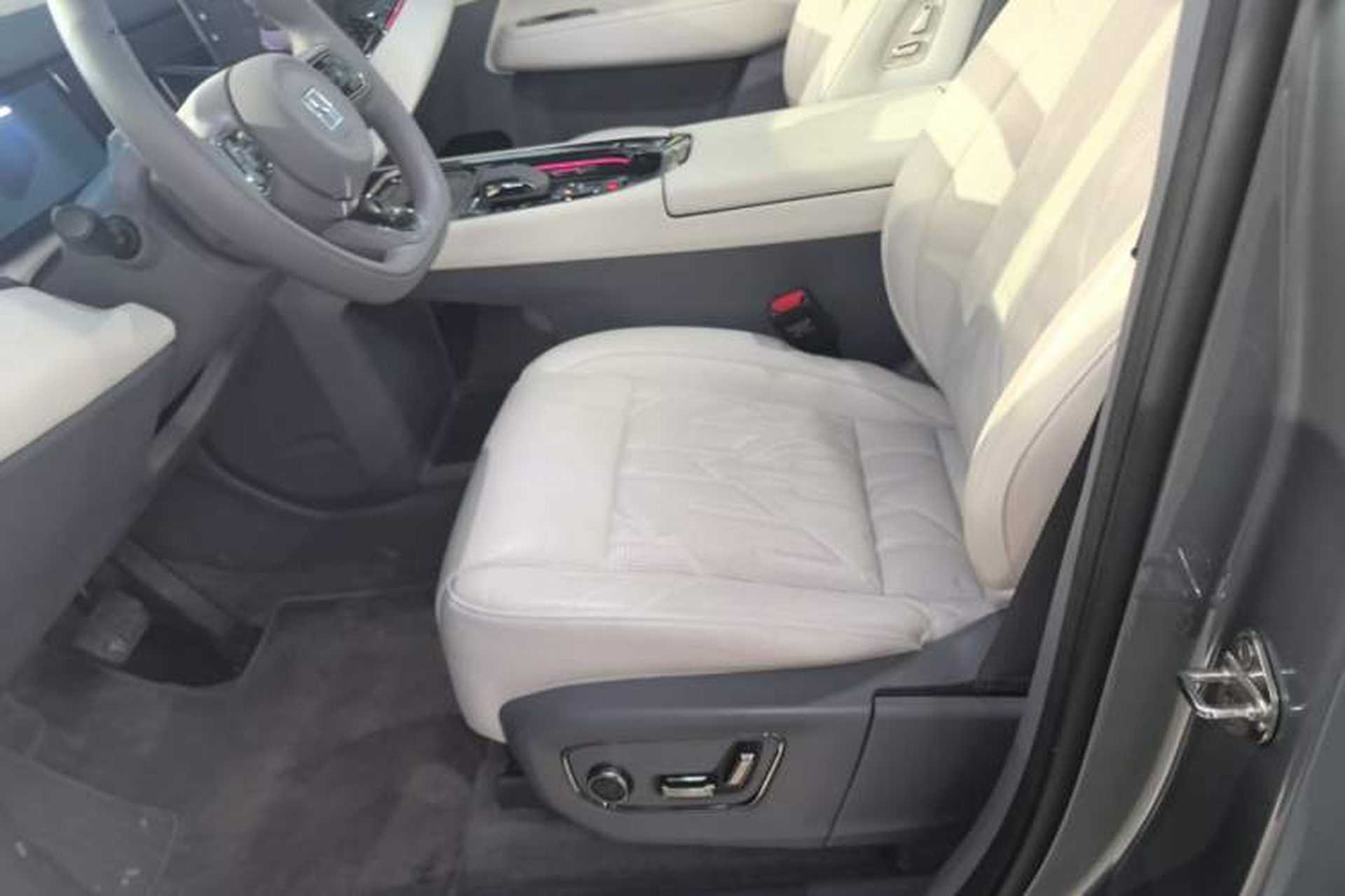 Used Zeekr 009 2024 Six-Seat Executive Version 4WD 108 kWh Left Front Seat