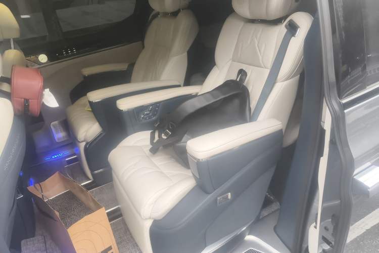 Used Zeekr 009 2024 7-Seater Aisle Version 108 kWh Left Rear Seat