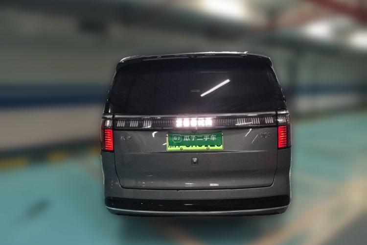 Used Zeekr 009 2024 7-Seater Walk-Through Version Four-Wheel Drive 108 kWh Rear