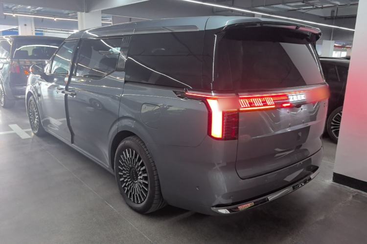 Used Zeekr 009 2024 Six-Seat Executive Version 4WD 108 kWh Rear Left 45 Deg
