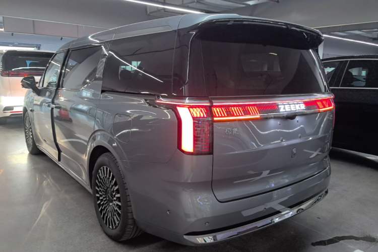 Used Zeekr 009 2024 Six-Seat Executive Version 4WD 108 kWh Rear Left 45 Deg