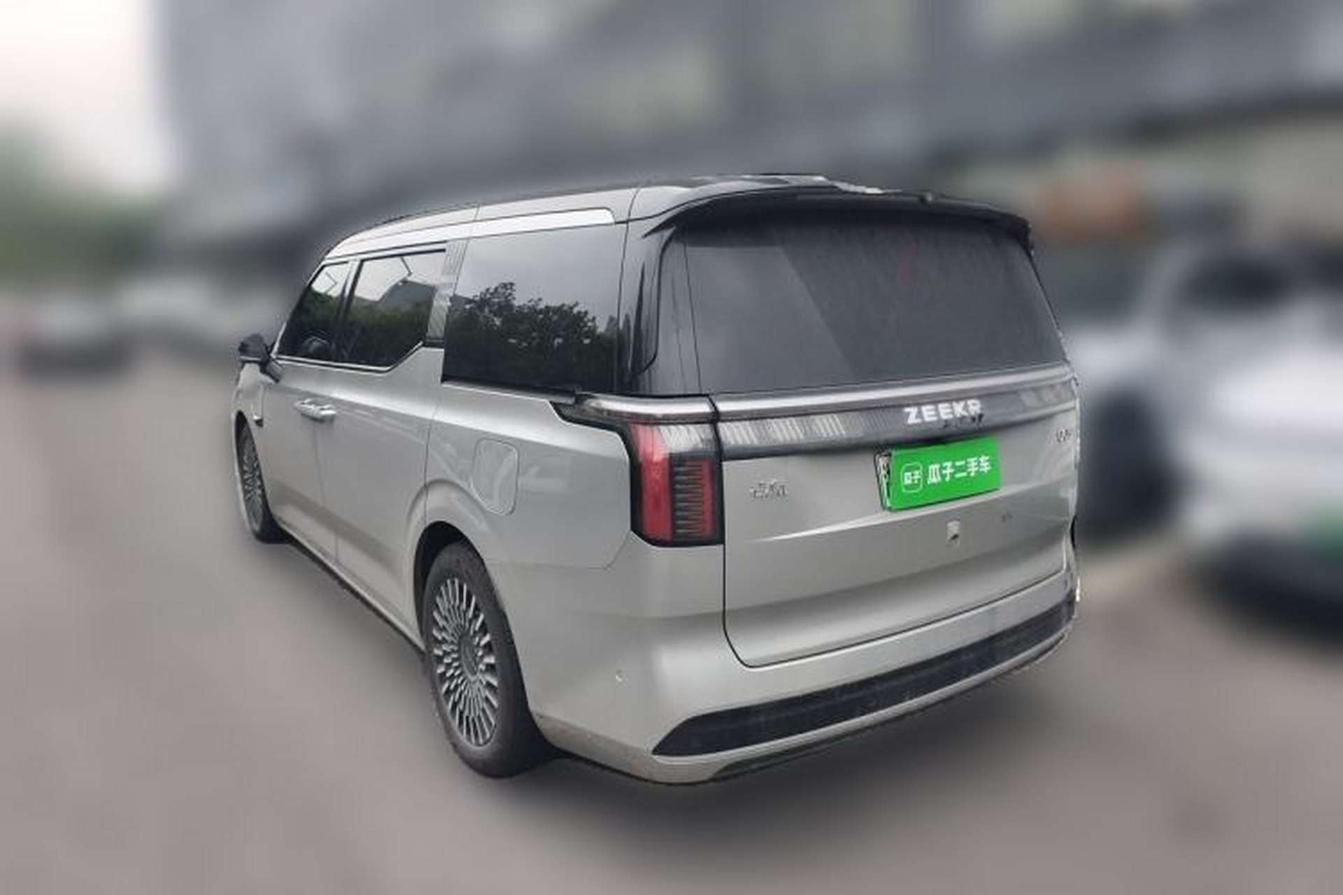 Used Zeekr 009 2024 Six-Seat Executive Version 4WD 108 kWh Rear Left 45 Deg