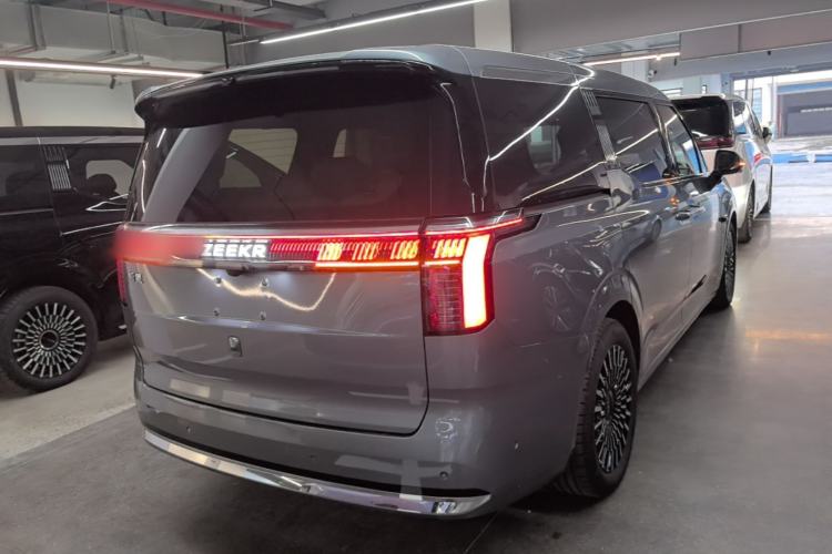 Used Zeekr 009 2024 Six-Seat Executive Version 4WD 108 kWh Rear Right 45 Deg