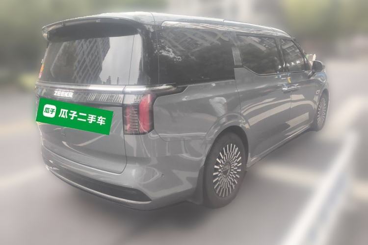 Used Zeekr 009 2024 7-Seater Aisle Version 108 kWh Rear Right 45 Deg
