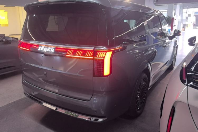 Used Zeekr 009 2024 Six-Seat Executive Version 4WD 108 kWh Rear Right 45 Deg