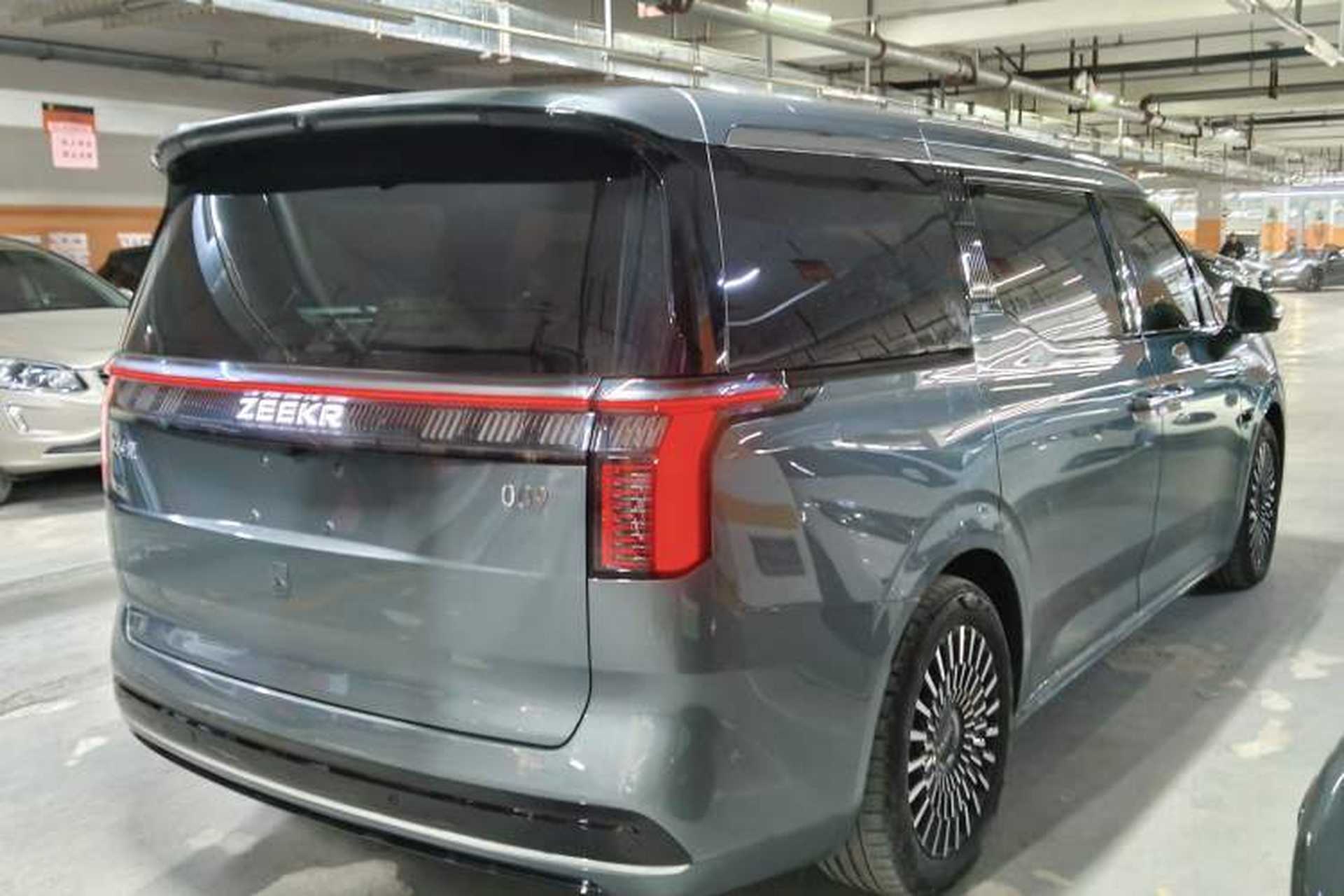 Used Zeekr 009 2024 Six-Seat Executive Version 4WD 108 kWh Rear Right 45 Deg