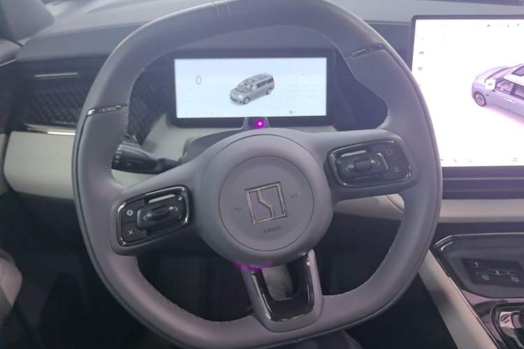 Used Zeekr 009 2024 Six-Seat Executive Version 4WD 108 kWh Steering Wheel