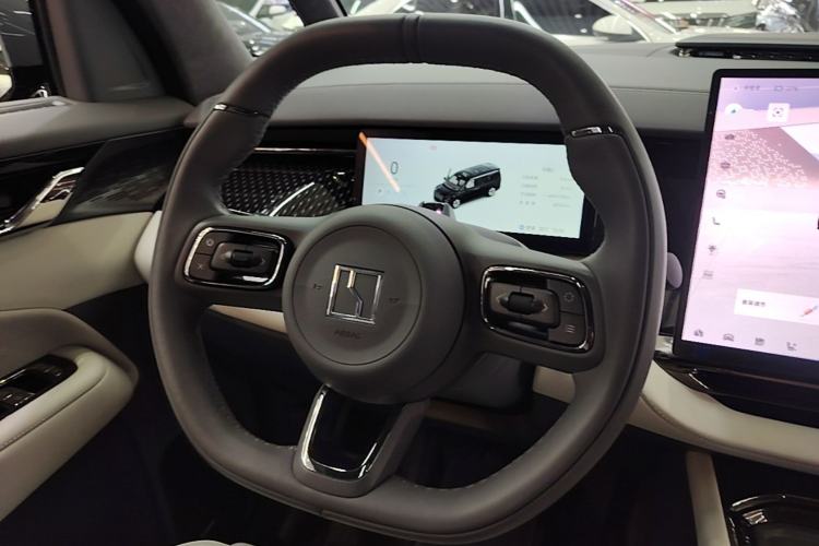 Used Zeekr 009 2024 7-Seater Walk-Through Version Four-Wheel Drive 108 kWh Steering Wheel