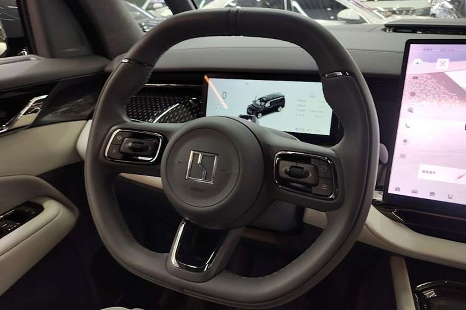 Used Zeekr 009 2024 7-Seater Walk-Through Version Four-Wheel Drive 108 kWh Steering Wheel