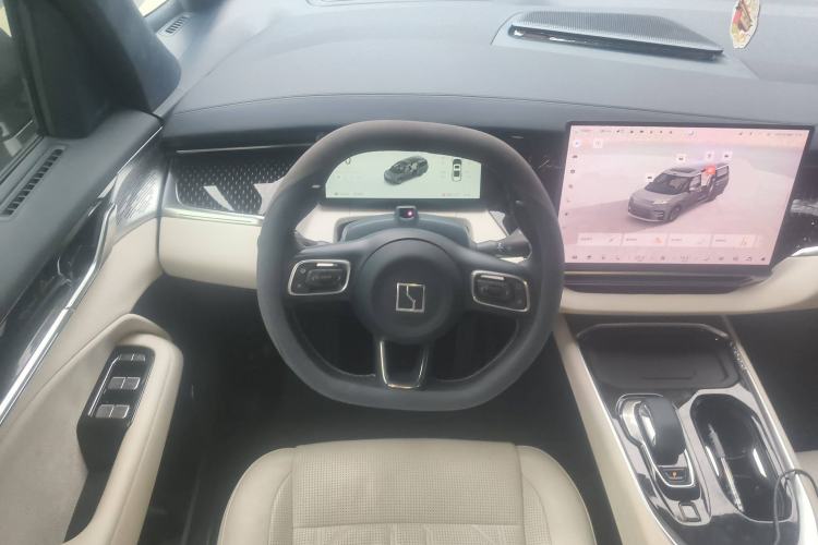 Used Zeekr 009 2024 7-Seater Aisle Version 108 kWh Steering Wheel