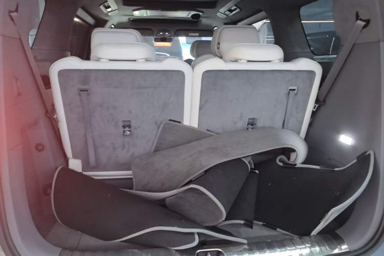 Used Zeekr 009 2024 Six-Seat Executive Version 4WD 108 kWh Trunk