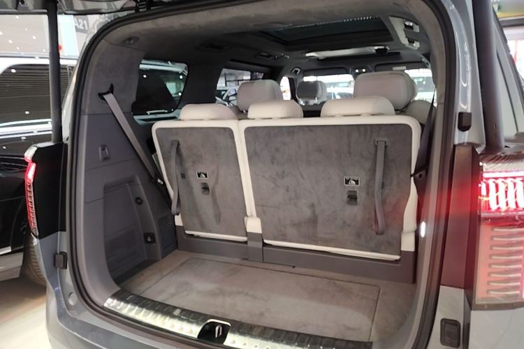 Used Zeekr 009 2024 7-Seater Walk-Through Version Four-Wheel Drive 108 kWh Trunk