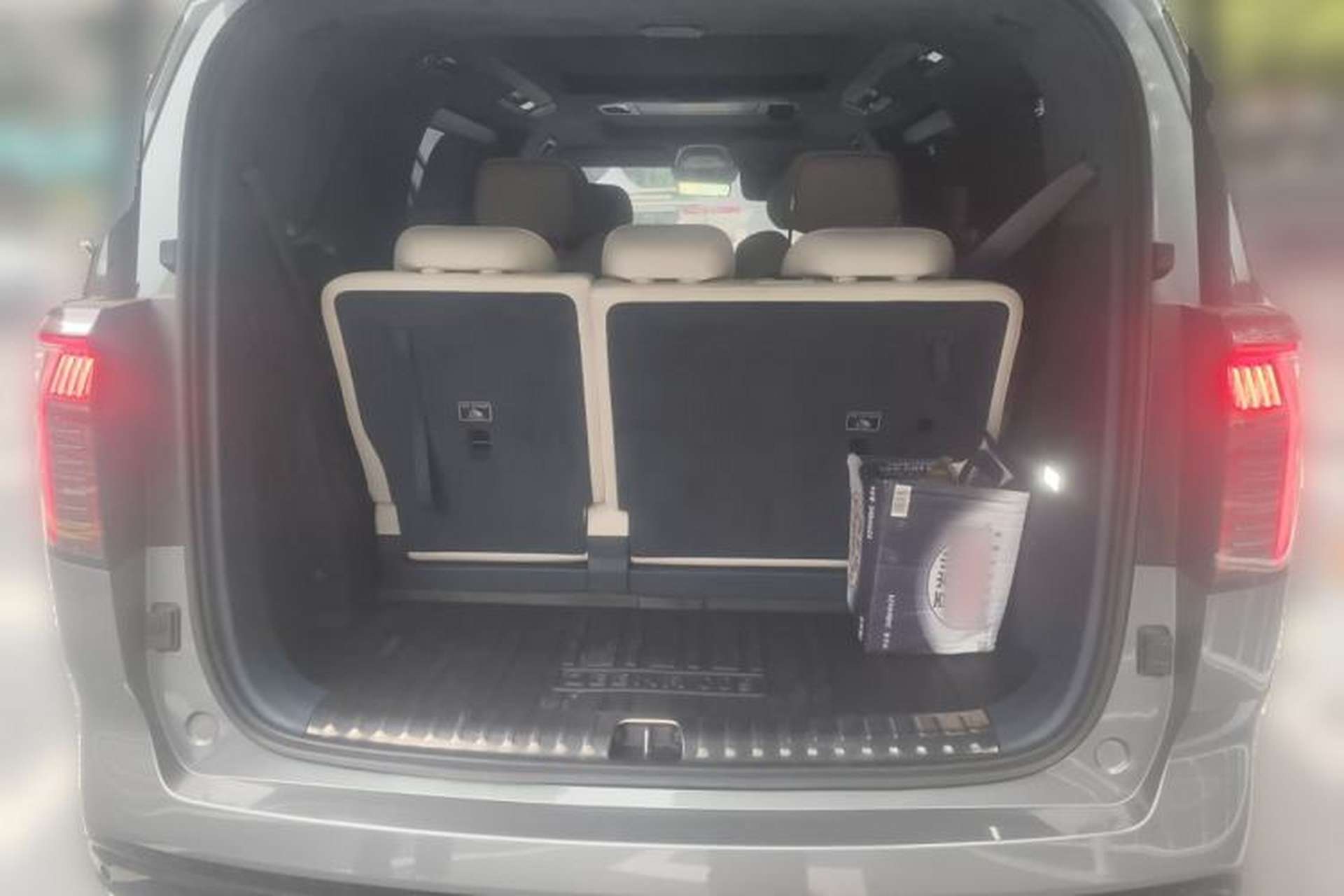 Used Zeekr 009 2024 7-Seater Aisle Version 108 kWh Trunk